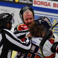 #Kielipuoli äidinkielen opetuksesta ja viestinnästä lätkäkentällä