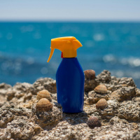 Concerns about the anti-sunscreen trend sweeping social media