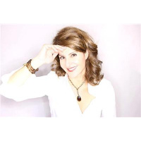 Academy and Golden Globe Award Nominee Nia Vardalos
