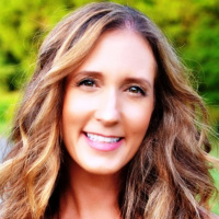 Building an Engaged Community for your Online Coaching Program with Lisa Consiglio Ryan {e12}