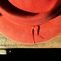 Ana Lamata, el oficio de hacer sombreros