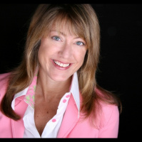 Ep # 24-Julie Hansen-Act Like a Superstar and SELL