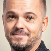 Stefan Verra: Das erste Mal in der Menschheitsgeschichte haben wir die Möglichkeit, uns nach außen hin so zu geben, wie wir es wollen