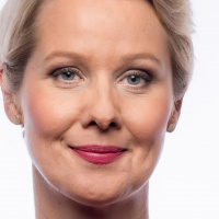 Nicole Diekmann:Ich kann auch eine Butterblume twittern, und jemand versucht mir, einen Strick daraus zu drehen.
