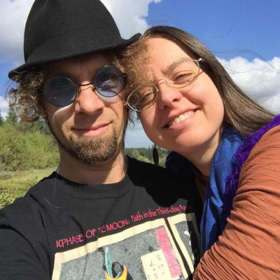 Four Seas One Family : All About Expat Living