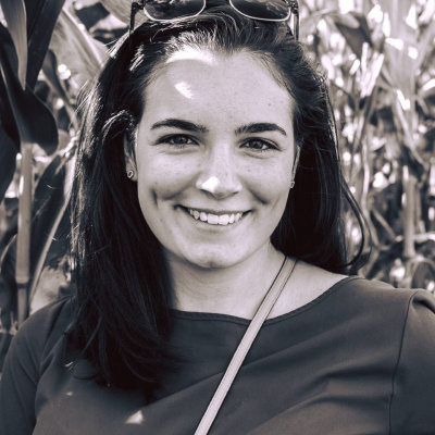 Four Seas One Family : All About Expat Living