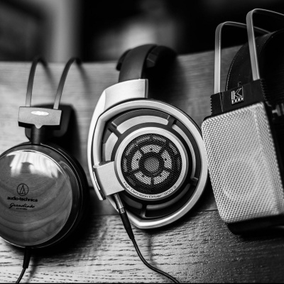 International Connection Radios Tracks