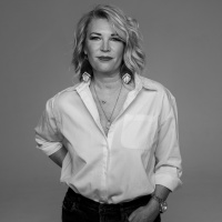 The Interview: Jen Hatmakers Life Exploded in Middle Age. So She Built a Better One.