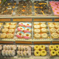 THIS Donut Shop Had Some Fun With The Idiotic Tide Pod Phenomenon...