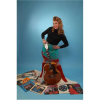 Briana KidwellNew music Homegrown and Rhinestoned !