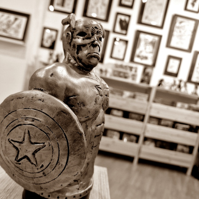 Tomos Y Grapas Cómics