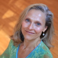 130 | Iyengar Yoga | Feat. Carrie Owerko