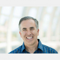 Episode 36 - Leveraging Facebook Live and Recorded Video for Growth w/ Michael Stelzner of Social Media Examiner