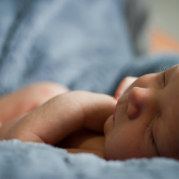 Should we delay clamping the umbilical cord?