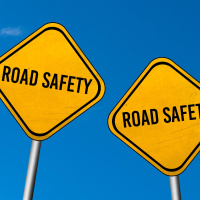 Warning drivers of road obstacles with 3D holograms