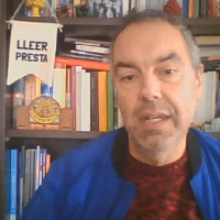 Alderique perfonderu col periodista Francisco Álvarez al rodiu Asturies, landancia y un garrapiellu temes