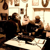 El so nuevu trabayu Desmitoloxía y la música nAsturies con Maxi Areñes y Tante Blanco