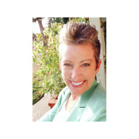 The Amethyst Oracle : Divination with a Queer Twist