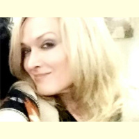 The Amethyst Oracle : Divination with a Queer Twist