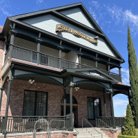 Historic Paso Robles Inn partners with SLO Safe Rides to Vina Robles Amphitheater