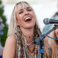 Larisa Stow