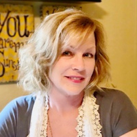 Sara Kujawa Speaking with Spirit