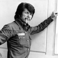 #422 Descomedidos y chacones (1973) e Idénticamente igual (1984), de Carlos Flores