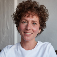Sasha Marianna Salzmann stellt Im Menschen muss alles herrlich sein vor