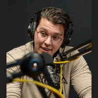 Nothing but laughs with Drake Gens