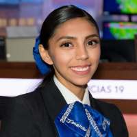 LATINAS EN LA MÚSICA 3: Cristal Morales es violinista y vocalista del Mariachi Palmeras