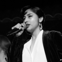 LATINAS EN LA MÚSICA 2: Génesis Lorenzo Castillo canta flamenco para el grupo The Flamenco Souls