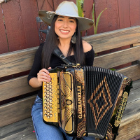 LATINAS EN LA MÚSICA 6: Daisy Zambrano cuenta de su pasión por el acordeón y la música norteña