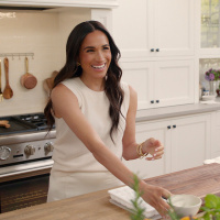 569: Should You Sign On To With Love, Meghan?