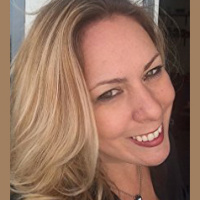 Episode 3 – Samantha Kuester: Let’s play dress-up