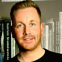 01 Het Verhaal Achter Portretmakers, Matthijs Interviewt (mede)oprichter Dennie Van Diesen