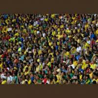 O campeão voltou, mas a música na torcida, não