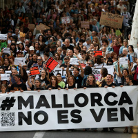 Why are there tourism protests in Mallorca?