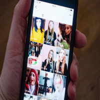 Stop showing me pictures on youre phone!