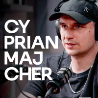 Czy introwertyk może być komikiem? Piotr Latała
