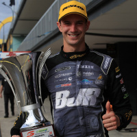 Brad Jones, Lee Holdsworth and Jack Le Brocq join us On the Grid