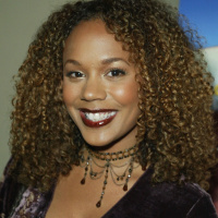 Rachel True