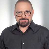 TE SEPARAN EL PELLEJO DE LA CABEZA