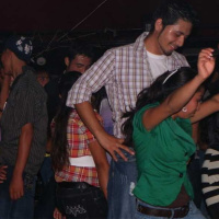 KINOS Y PERREO