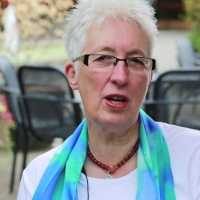 Power Lunch with Laura – Eileen Glass: “There’s an unrepeatable grace in every life.”