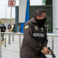 11-1: Ecuador declara conflicto armado interno.