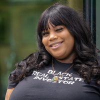 Whats Up America with Mike Kara- Kelly Edwards from The Business Shower Podcast-Original Zoom Audio