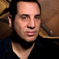 Alon Yavnai über Smoke gets in your eyes