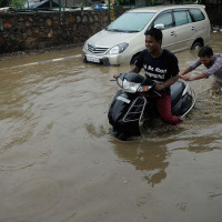 RJ Kaavya plays jhampak item