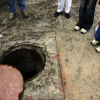 Red FM ka Prayaas khule hue Manholes ko dhakne ka