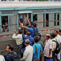 BEIZZATI_CHEPE BOSHUN HUNGAMA IN KOLKATAS PUBLIC TRANSPORT_